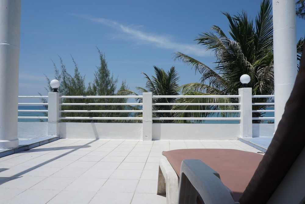 Benjamin Resort 34/74