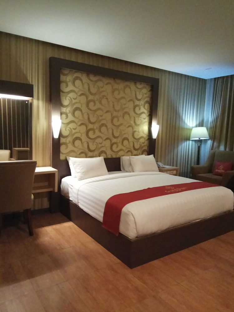 Grand Dian Slawi 10/30