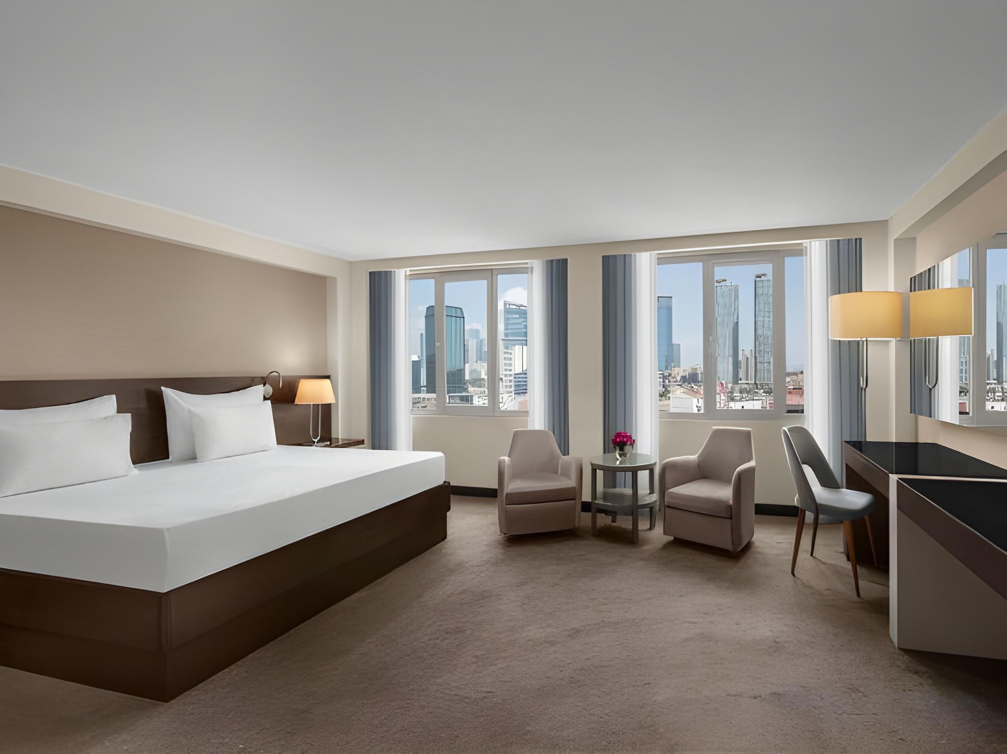 Grand Deluxe Room