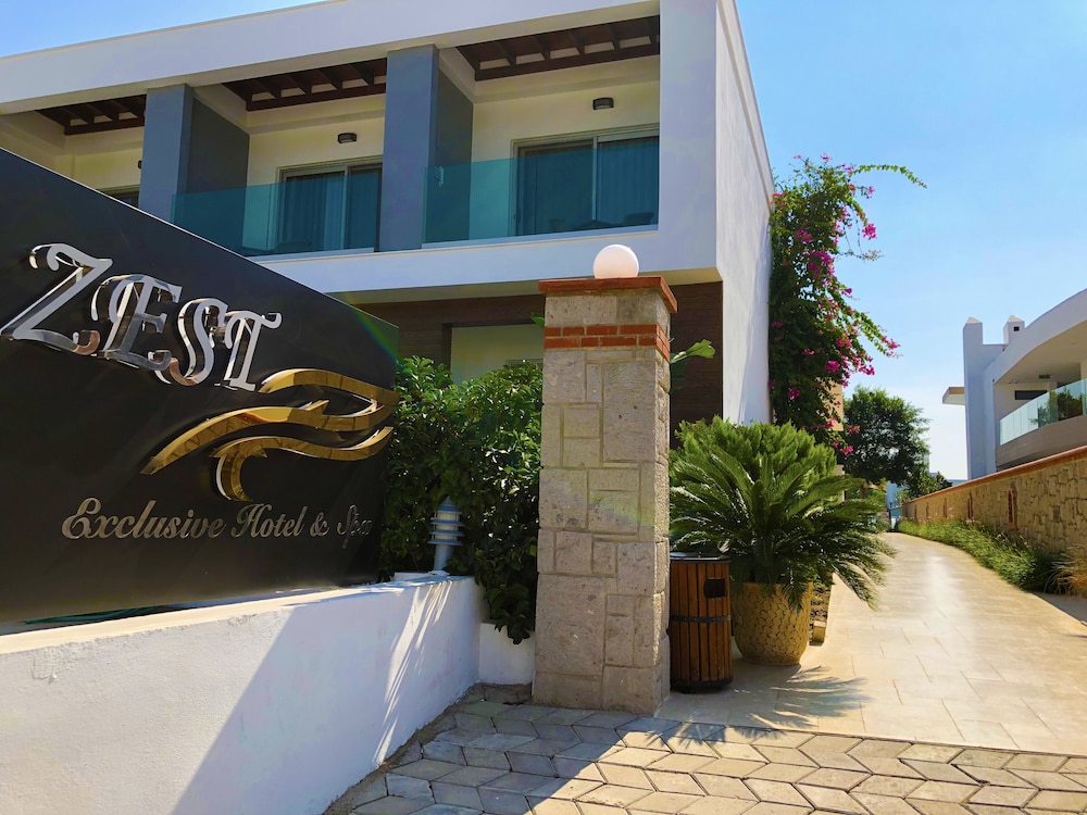 Zest Exclusive Hotel 6/50