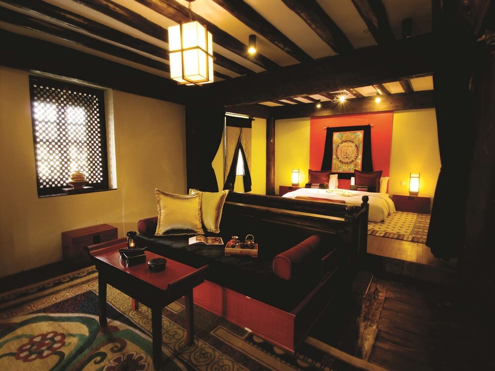 BANYAN TREE RINGHA 16/50