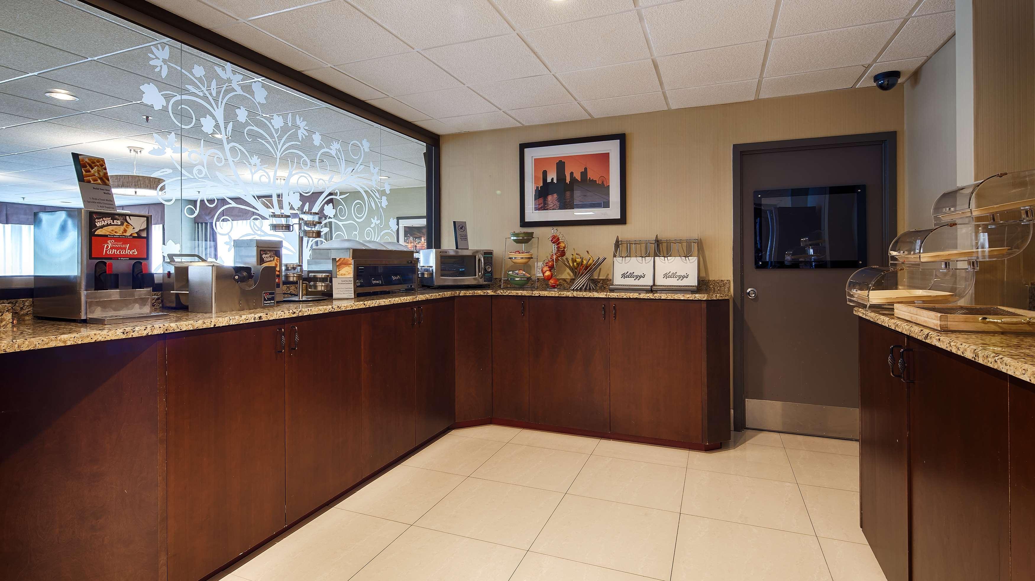 O Hare North Elk Grove Hotel thumb 3