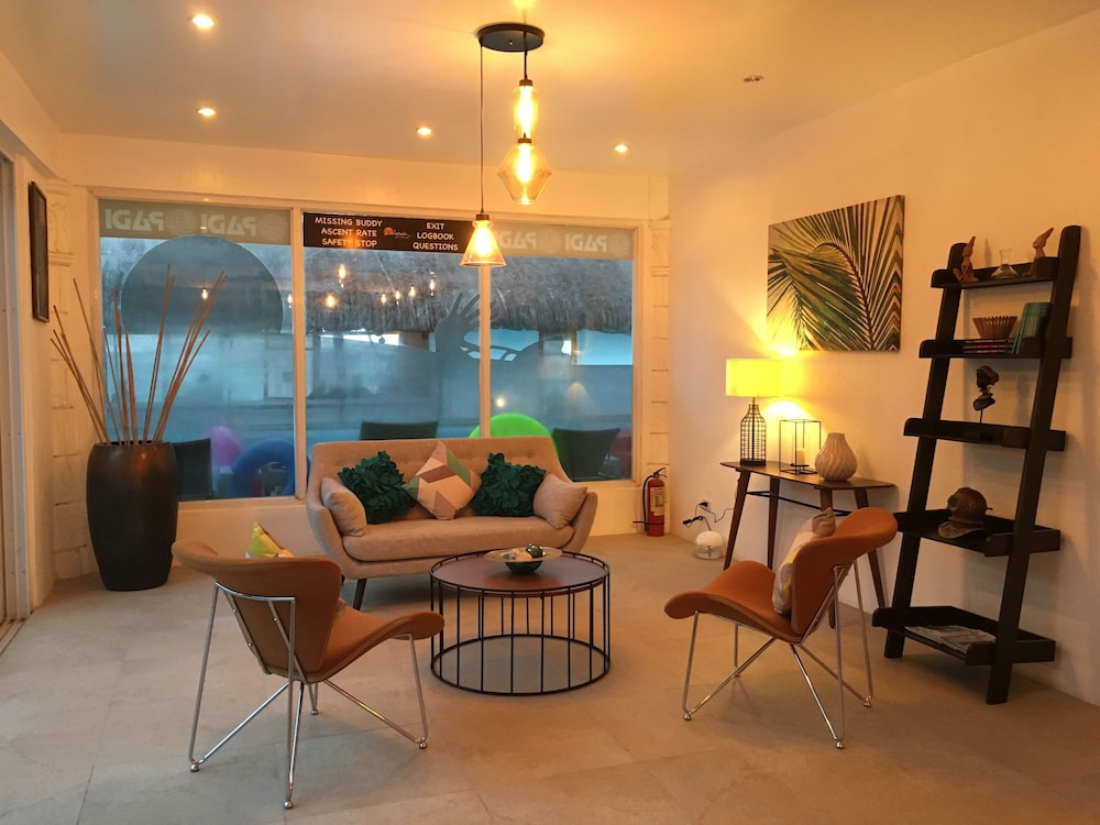 Calypso Beach Dive Resort 52/76