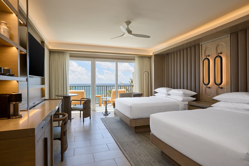 Deluxe, 2 Queen Beds, Ocean Front, Balcony