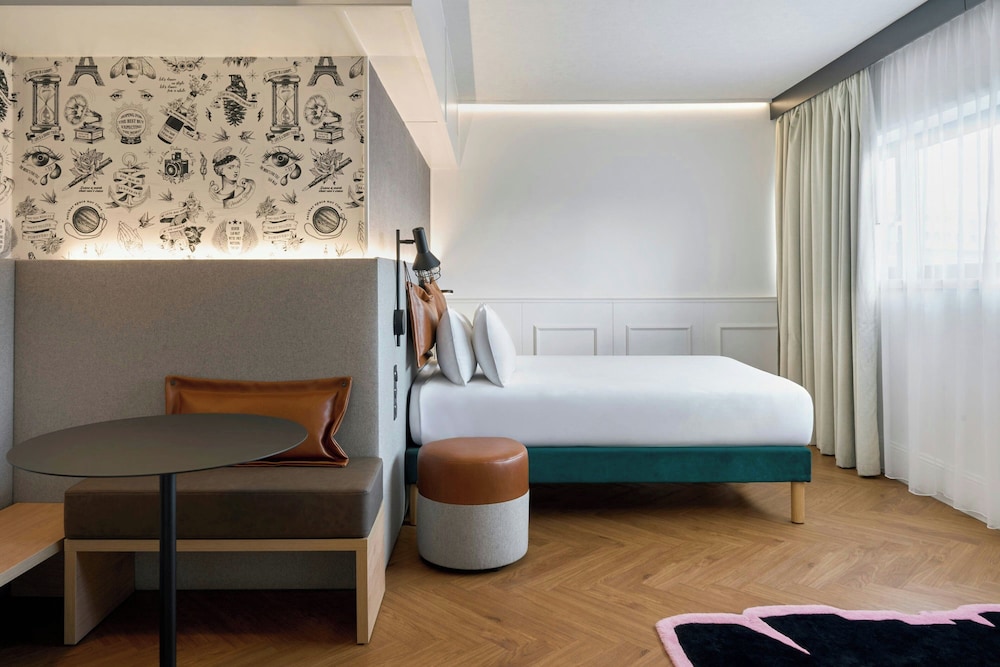 FAMILY, KING BED