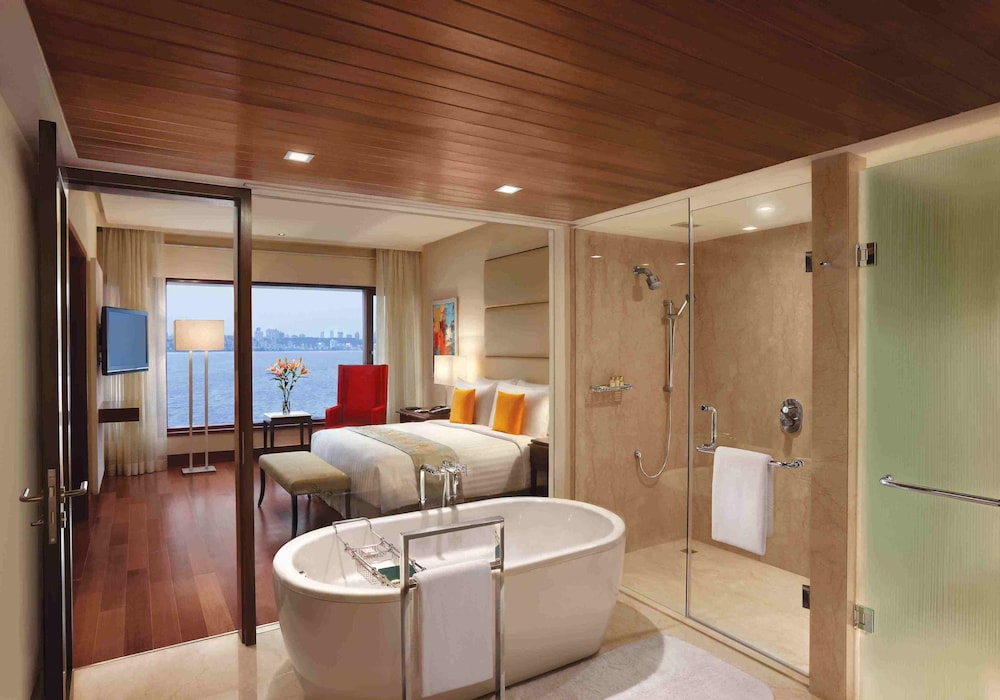جناح بسرير كينج بإطلالة على البحر، The Oberoi Mumbai 9/10