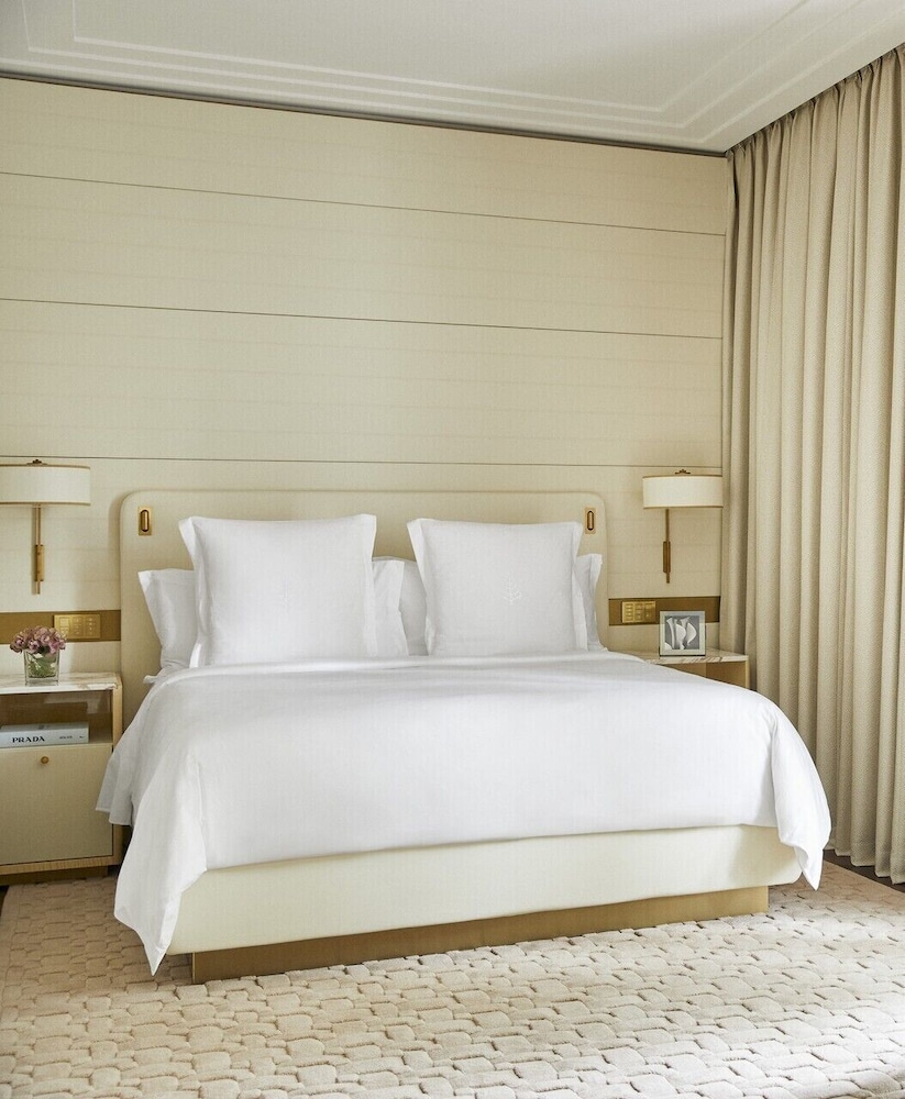 SUPERIOR, KING BED