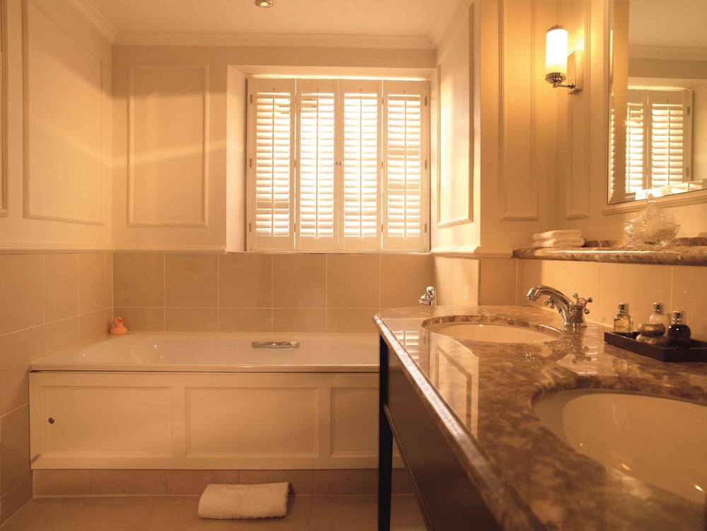 Macdonald Bath Spa Hotel 42/69
