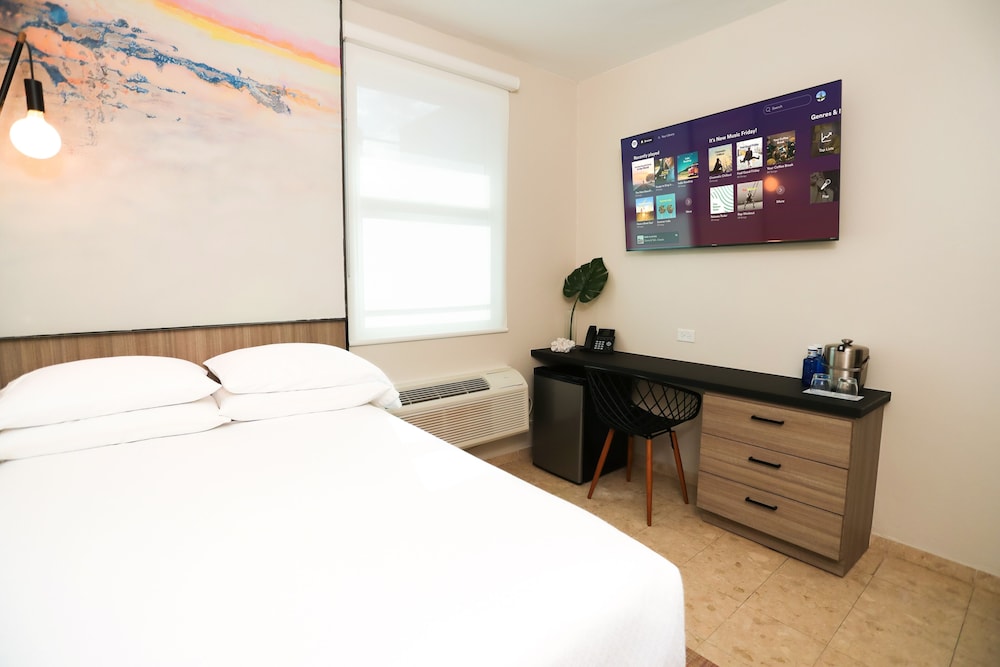 The Tryst Beachfront Hotel 9/50