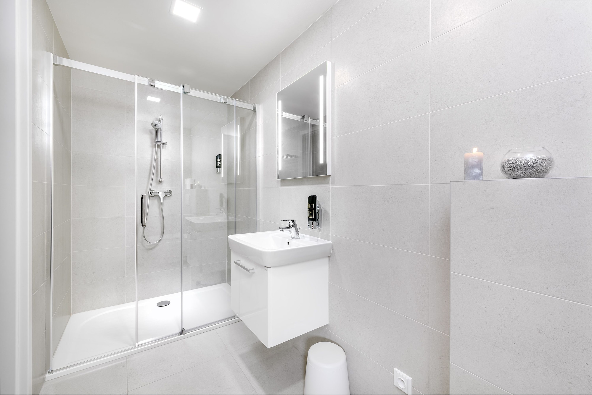 شقة حصرية بإطلالة على المدينة بشرفة بغرفتي نوم، Downtown Suites Belohorska 5/6