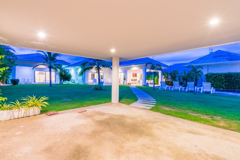 Hua Hin Pool Villa With 4 Bedrooms L27 34/50