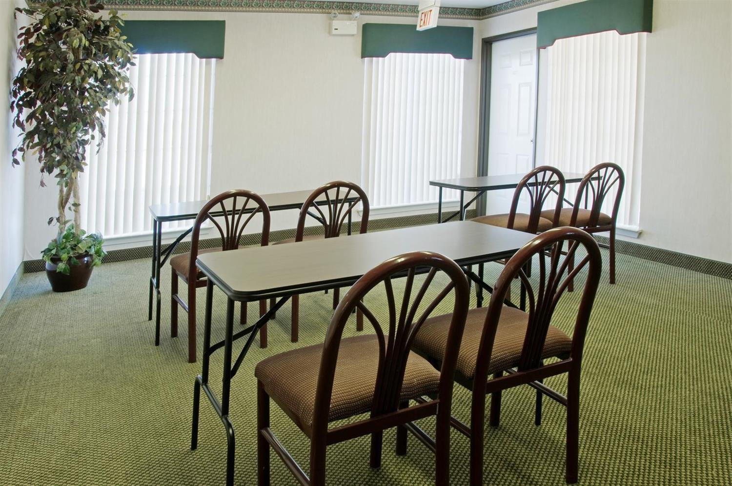 Americas Best Value Inn Ft Worth 23/26