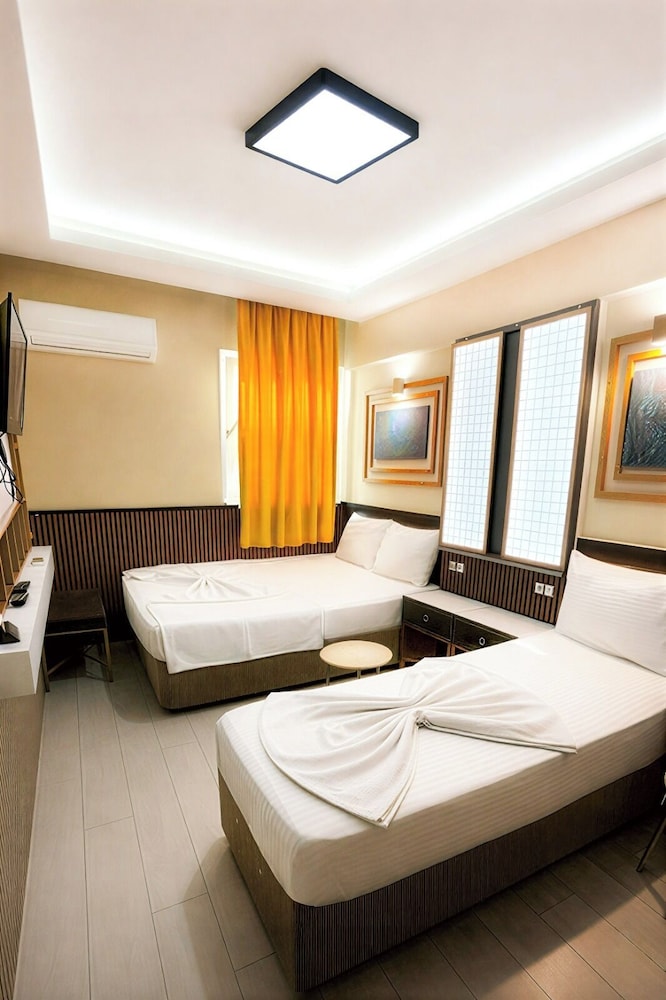 Exporoyal Hotel 12/41