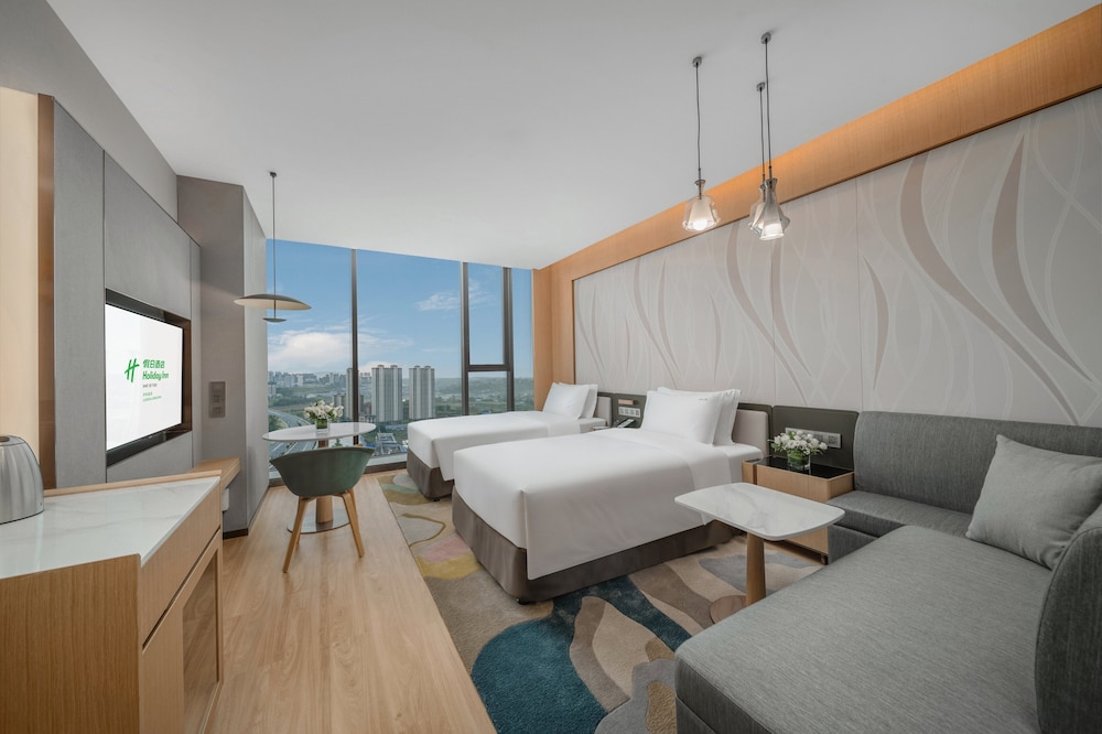 Holiday Inn Luzhou Longjian 25/43