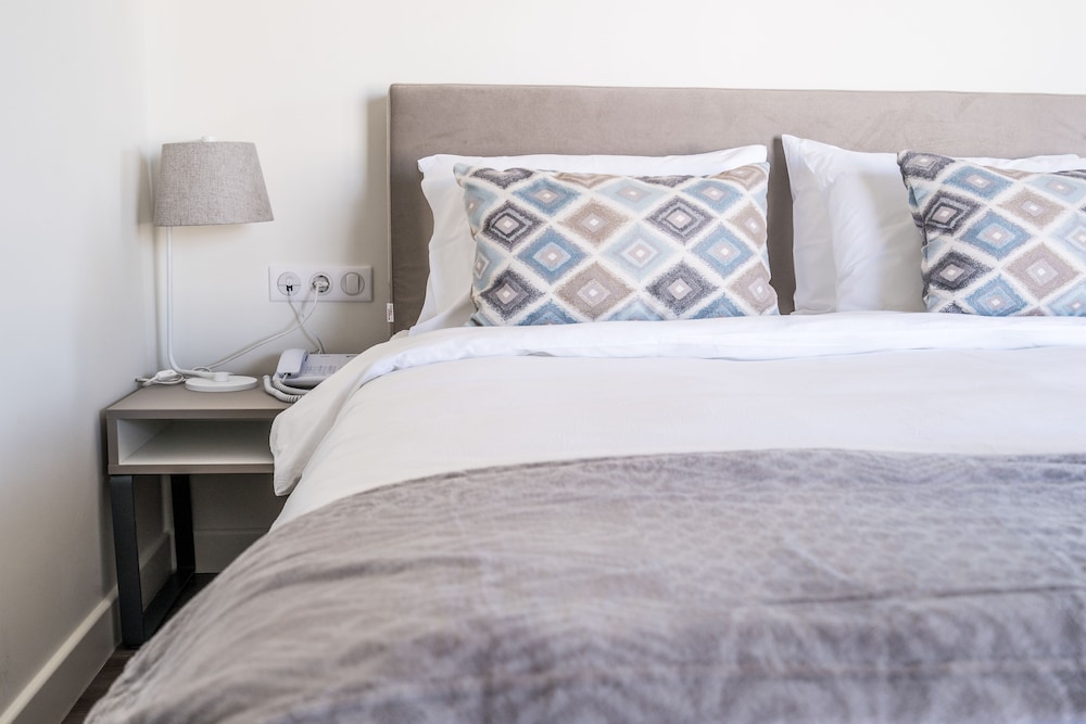 Urban Nest Suites and Apartments 21/75