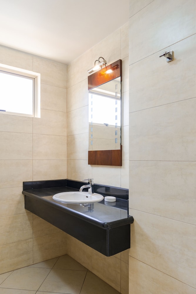 Casben Hotel 50/50