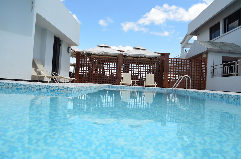 Gold Crest Hotel 4/49