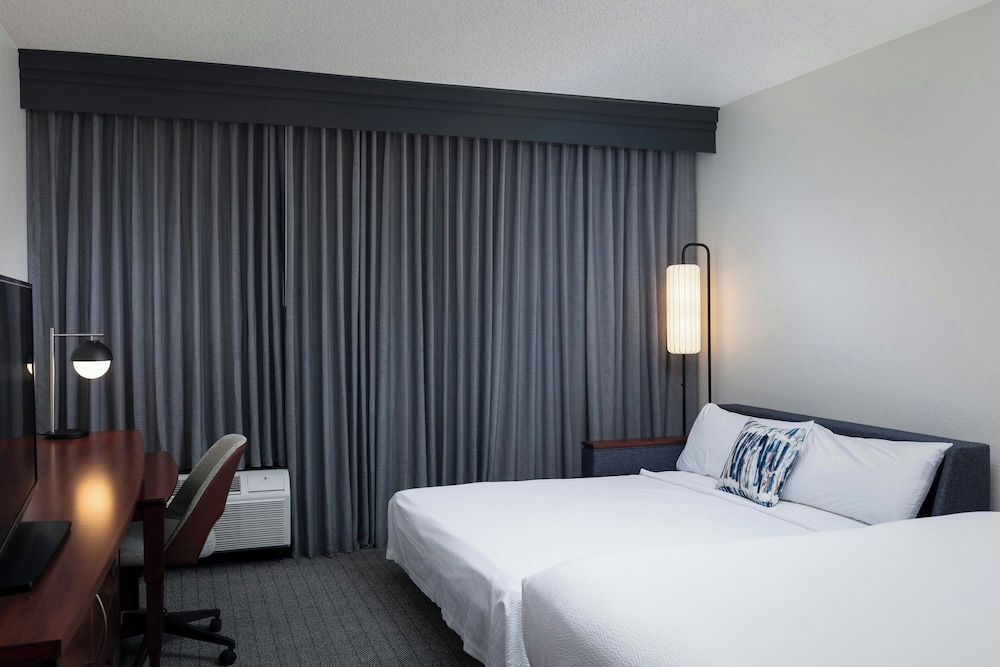 Courtyard by Marriott Denver Central Park 11/50