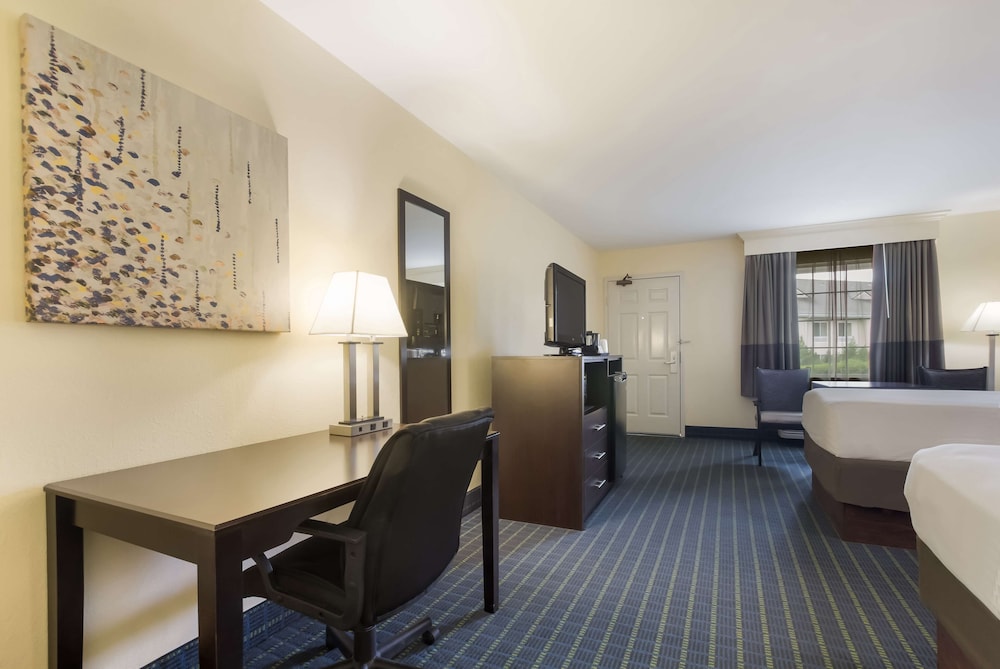 Best Western Parkside Inn 32/47
