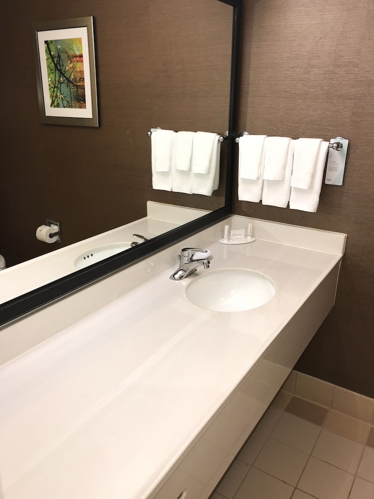 Fairfield Inn Suites Mcallen Airport 8/24