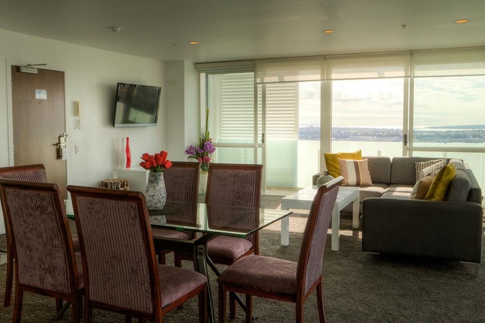 The Quadrant Hotel and Suites 50/70