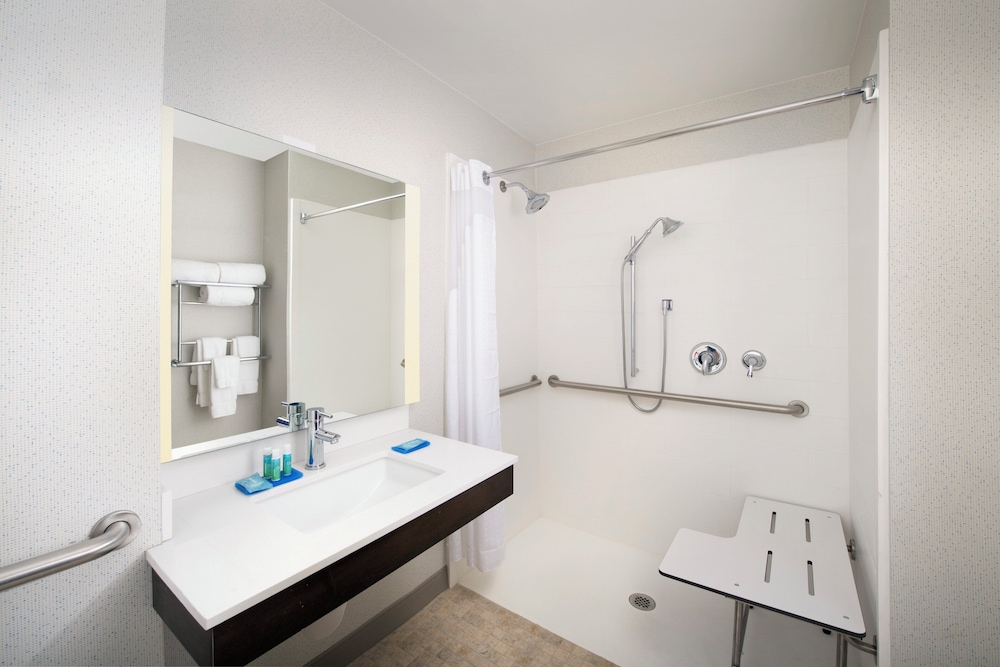 Holiday Inn Express Suites Baltimore Bwi Airport North Ex Wingate By Wyndham 69/69