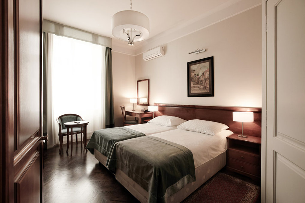 Hotel Senacki 17/90