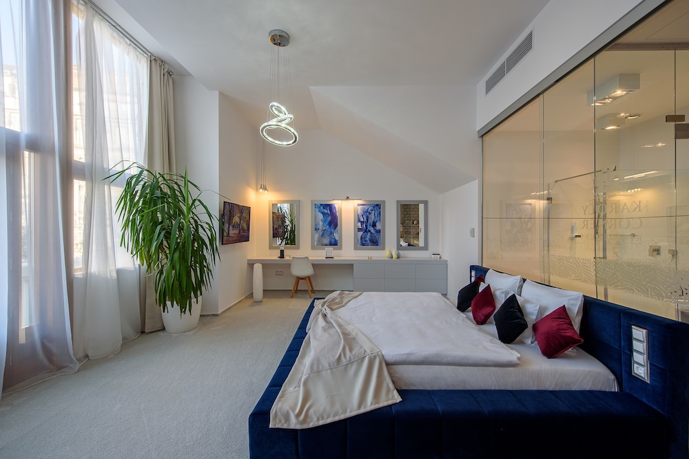 Karoly Corner Residences 14/50