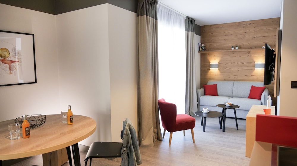 Plan B Hotel - Living Chamonix 55/71