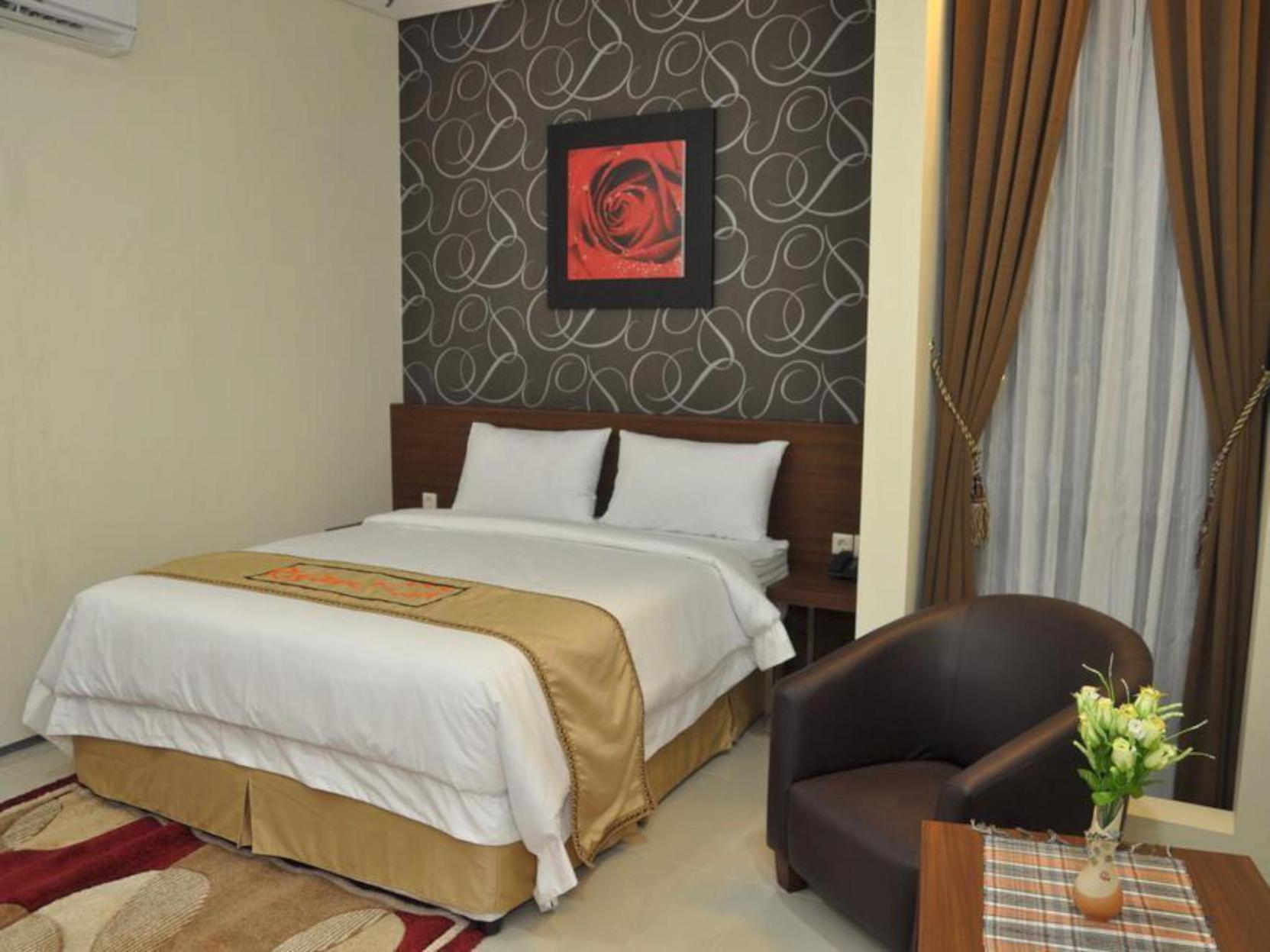 Regina Hotel Pemalang 12/32