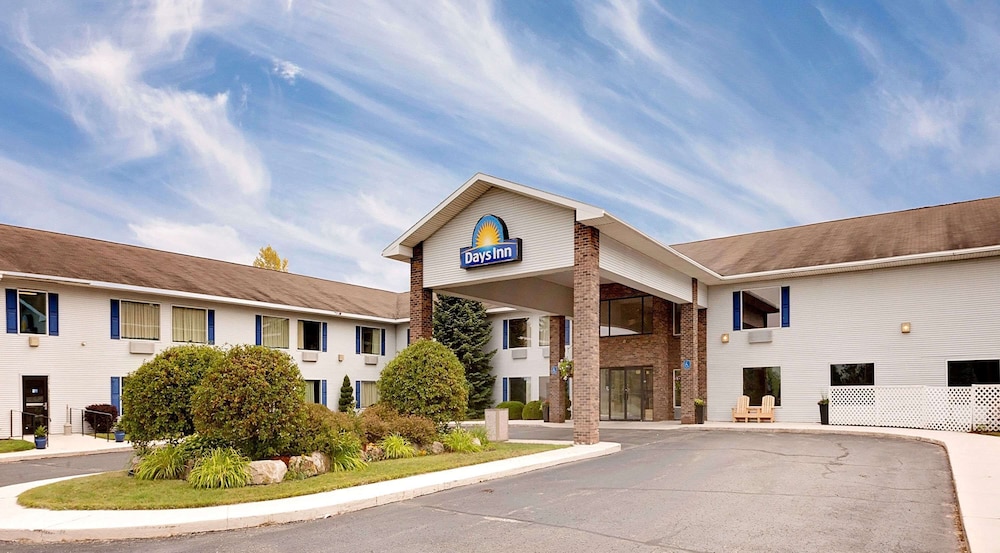 Days Inn By Wyndham Cadillac 38/39