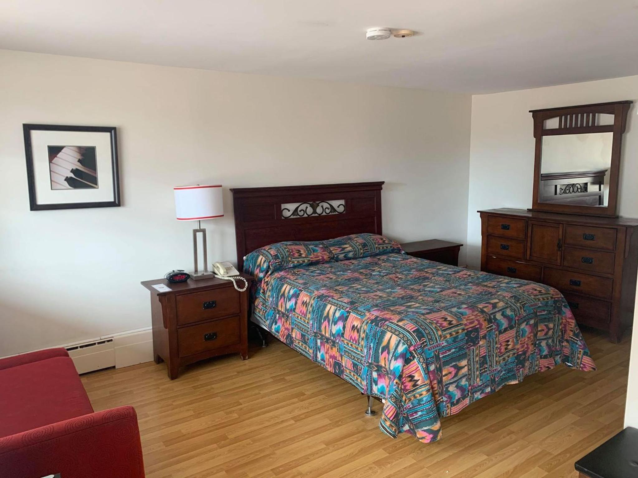 Stonehouse Motel And Restaurant 4/21