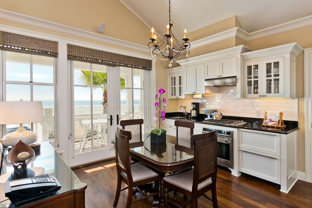 Beach Village at The Del, LXR Hotels & Resorts 27/42