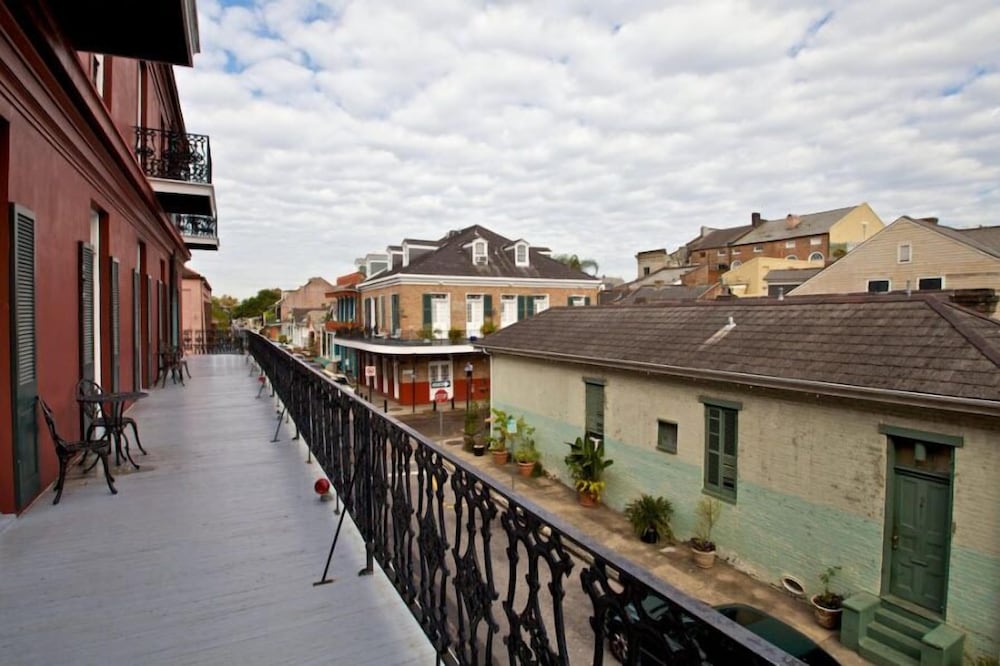 Le Richelieu In The French Quarter 7/54