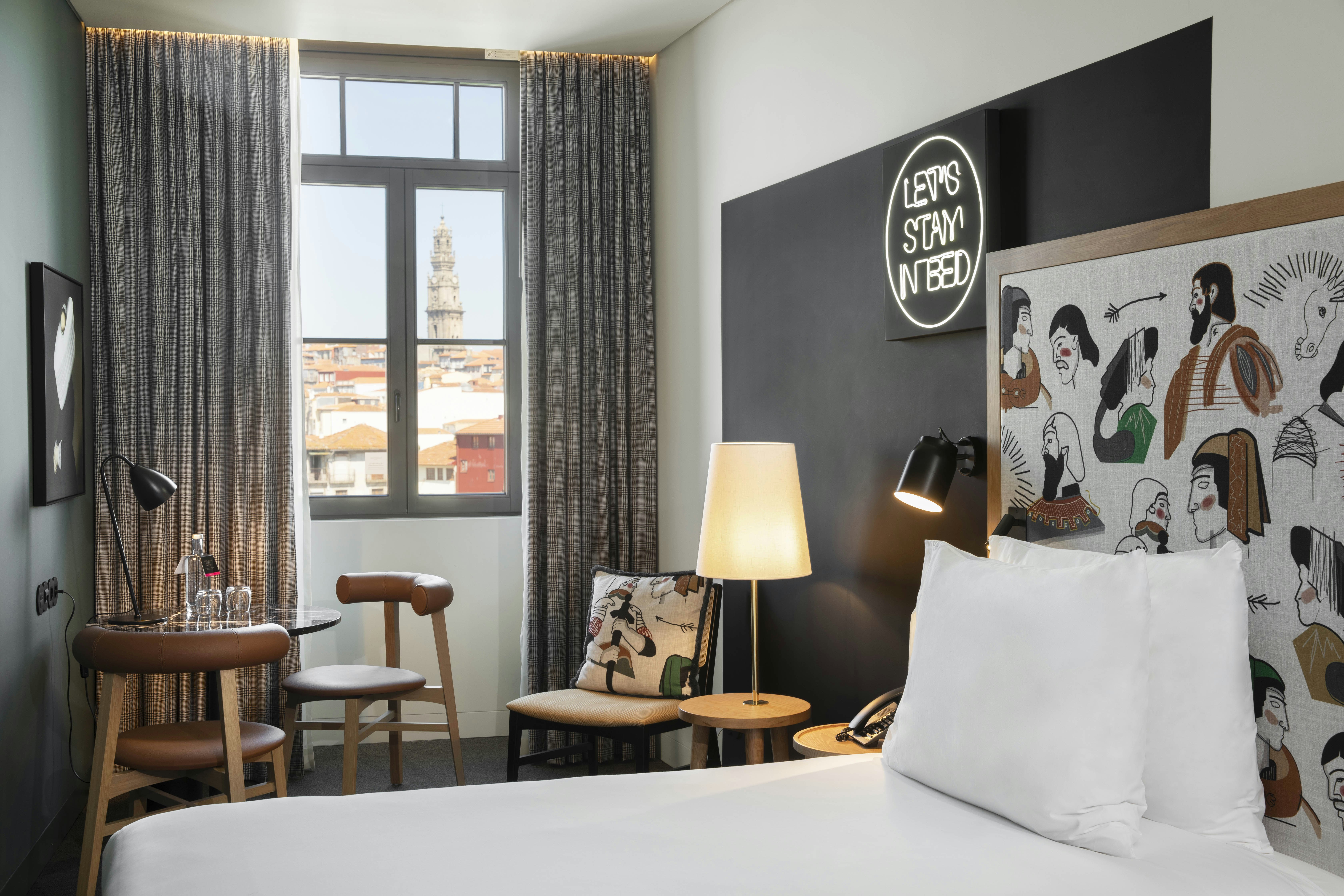 غرفة سوبيريور بسريرين منفصلين بإطلالة على المدينة، Se Catedral Hotel Porto, Tapestry Collection by Hilton 4/4