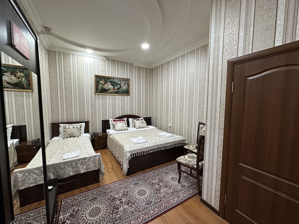 Sarbon Hotel 28/72