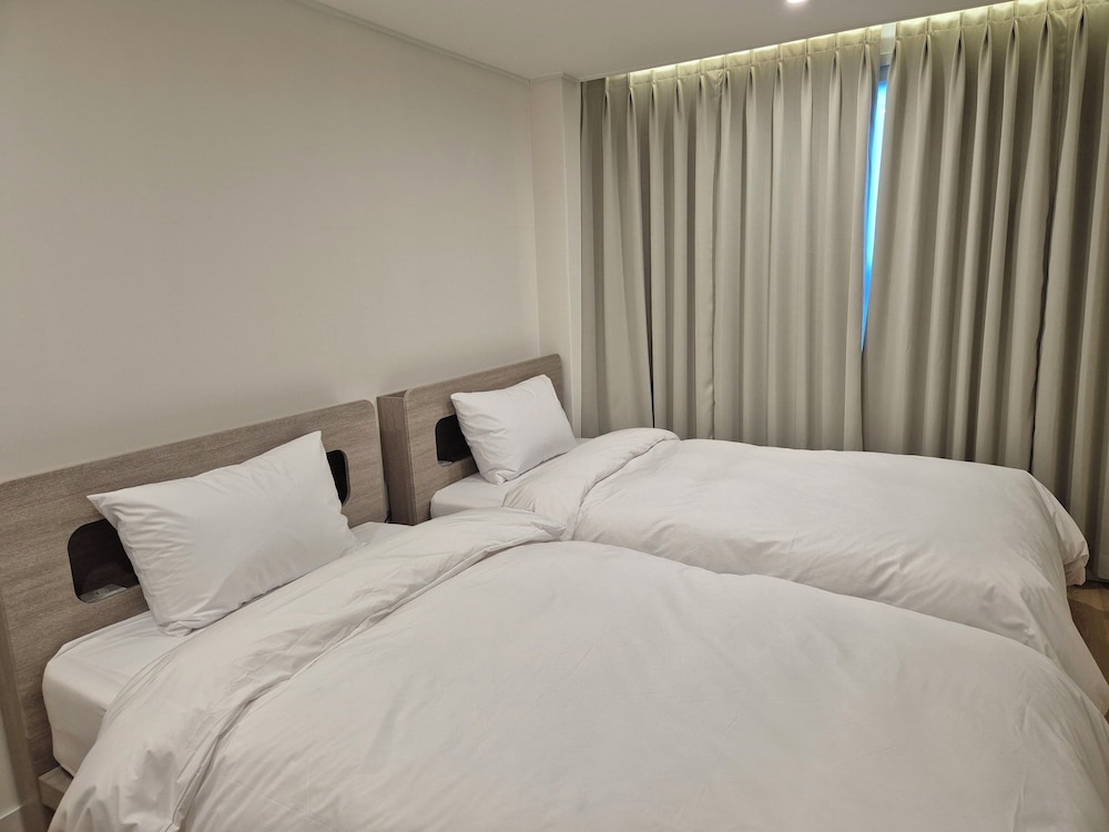 STANDARD, TWIN BEDS