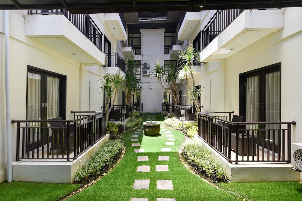 Reddoorz Plus Near Mall Bali Galeria 2 2/35