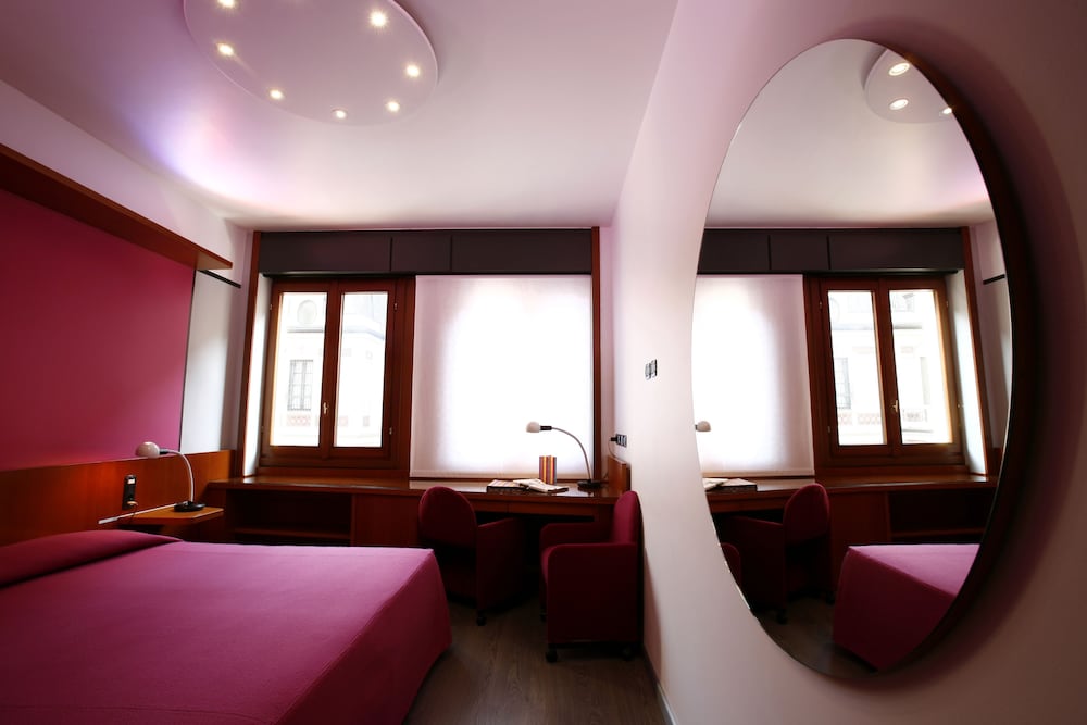 Mediolanum Hotel 25/71