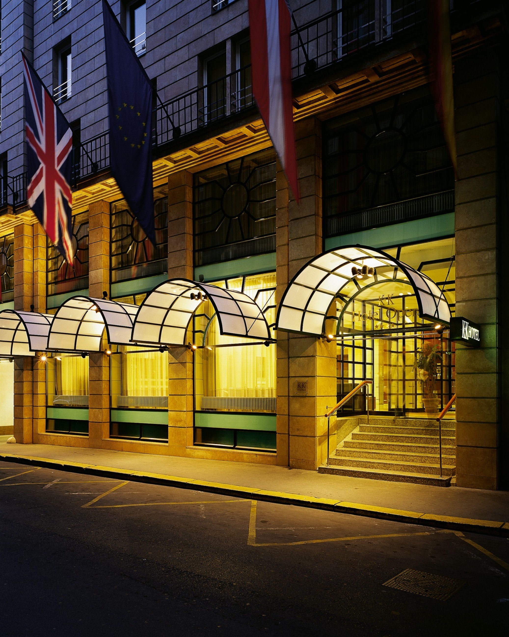 KK Hotel Opera 26/58
