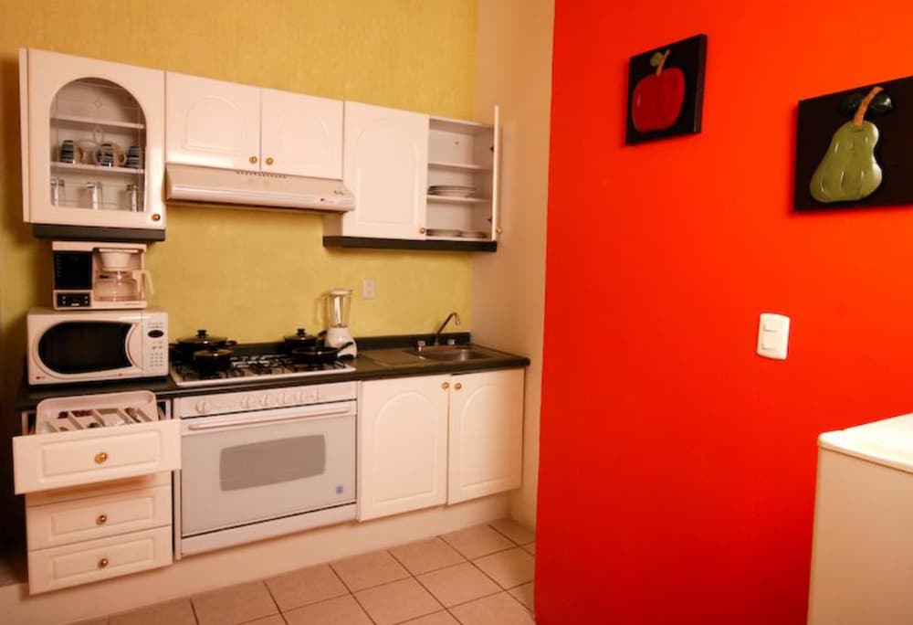 Galeria Hotel And Suites 33/67