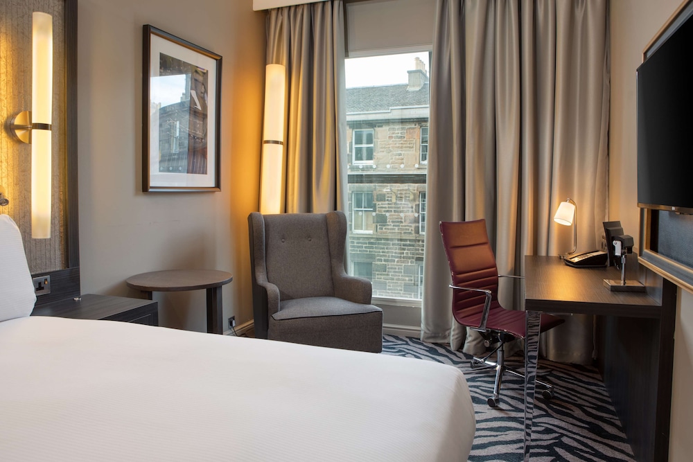 Doubletree By Hilton Edinburgh City Centre 43/64