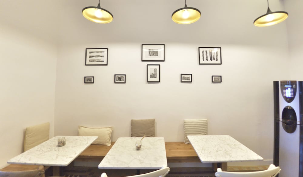 Hostal Girona 36/50