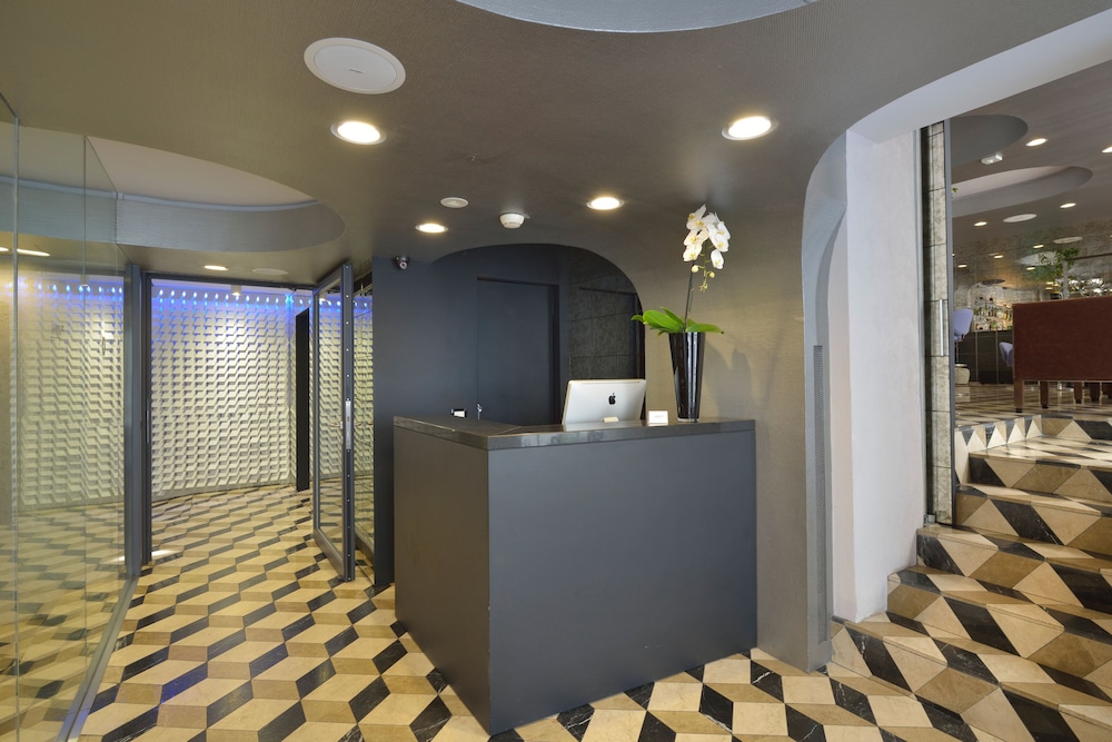 Vander Urbani Resort A Member of Design Hotels 10/57