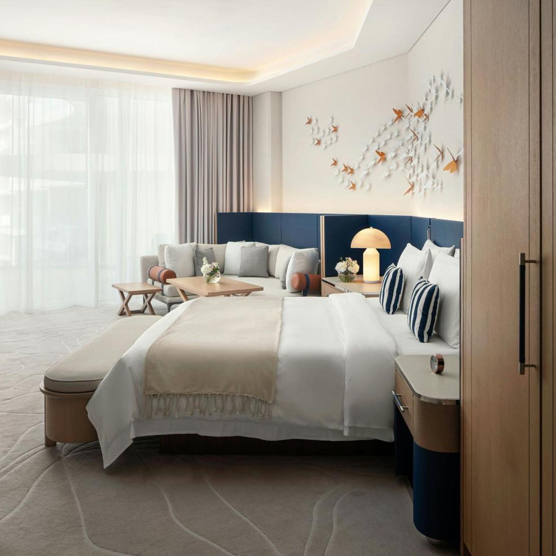 Caroline Astor, Suite, King Bed, Sea View, Balcony