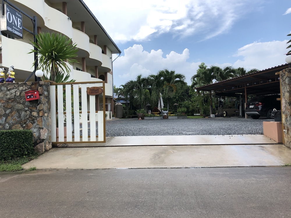 Baan The One Bang Saray By RoomQuest 10/62