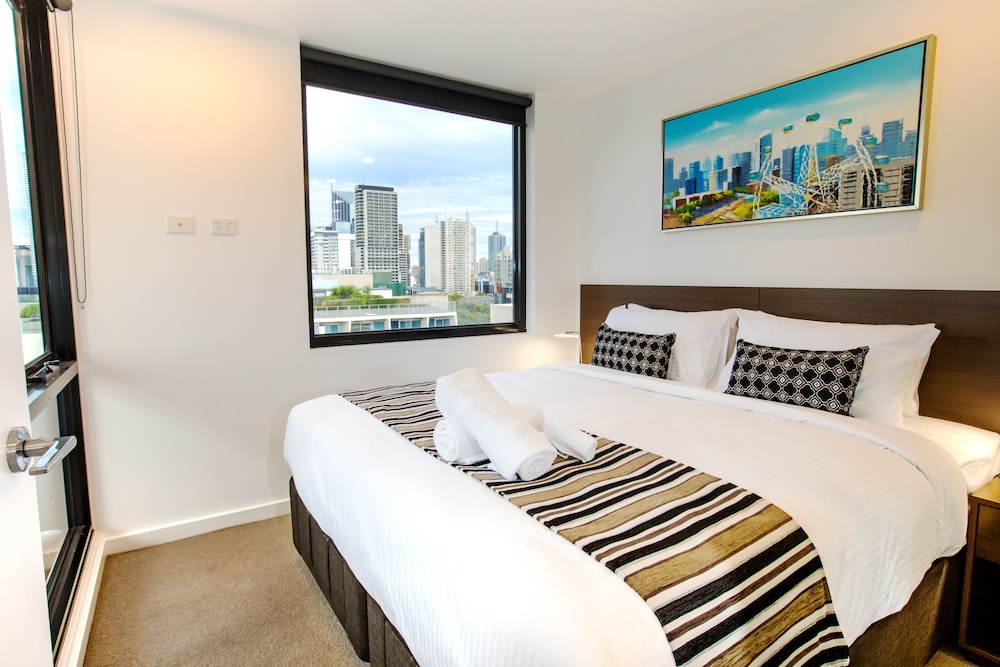 2 Bedrooms, Superior, Apartment, King and Queen Bed, 2 Bathrooms, Balcony, Pool Access