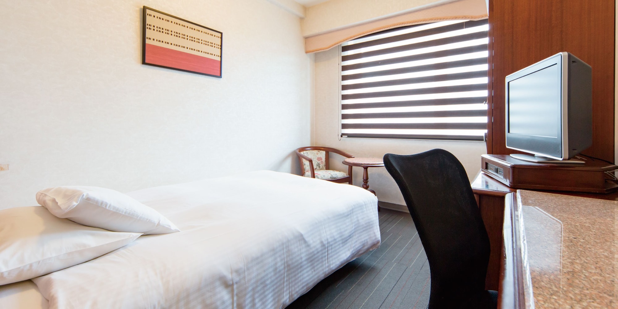 Semi Room, Single Bed, Smoking، Hotel Claiton Shin-Osaka 2/9