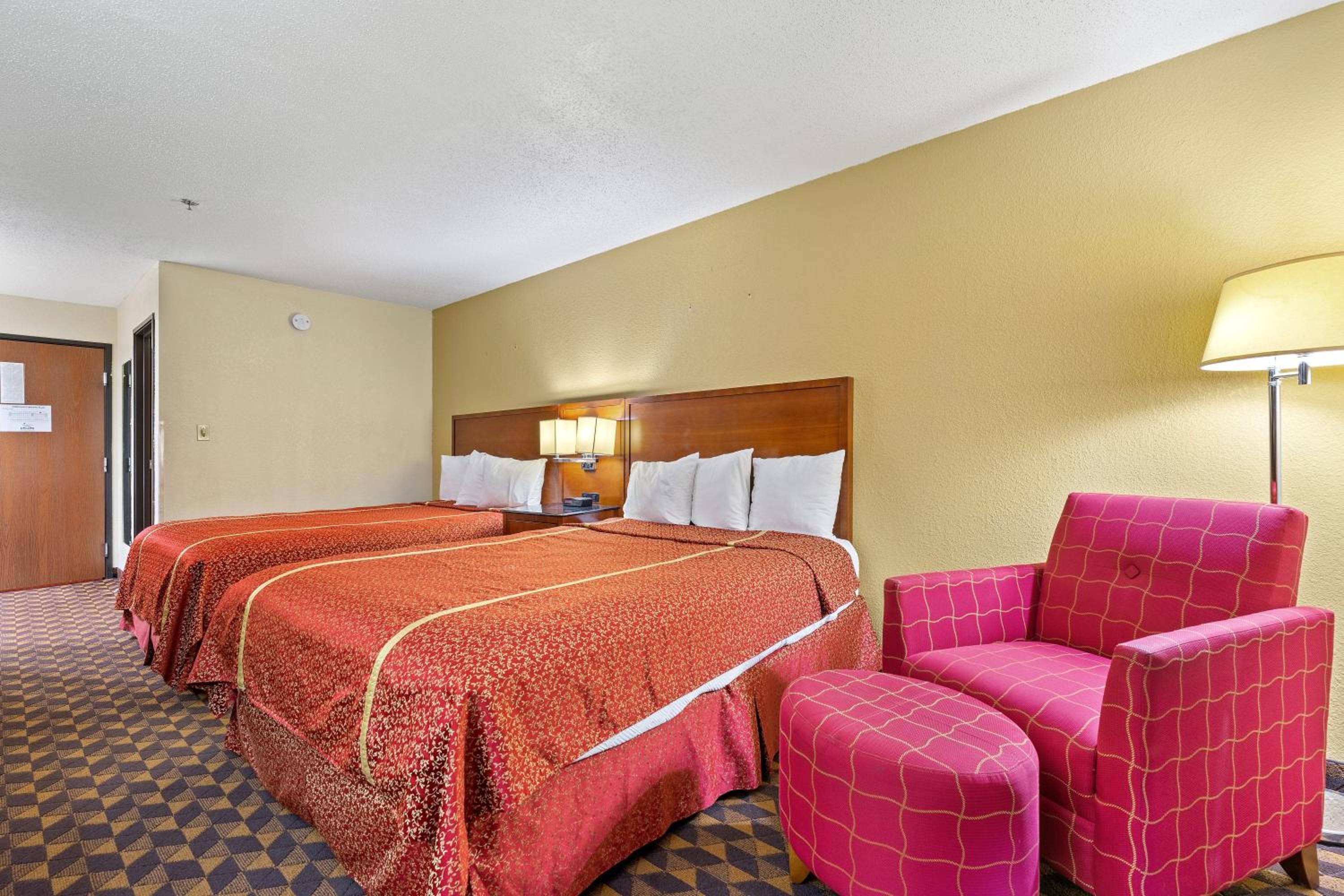 Geneva Motel Inn 10/26