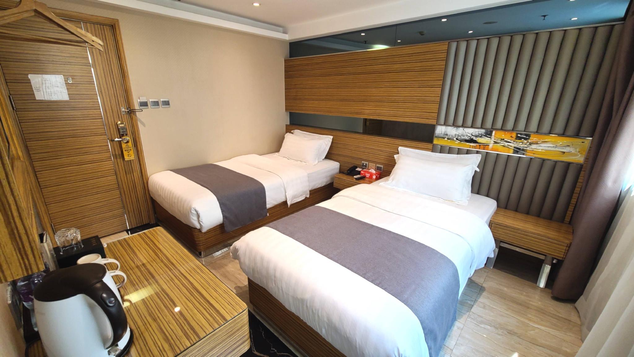 Hong Thai Hotel 12/35